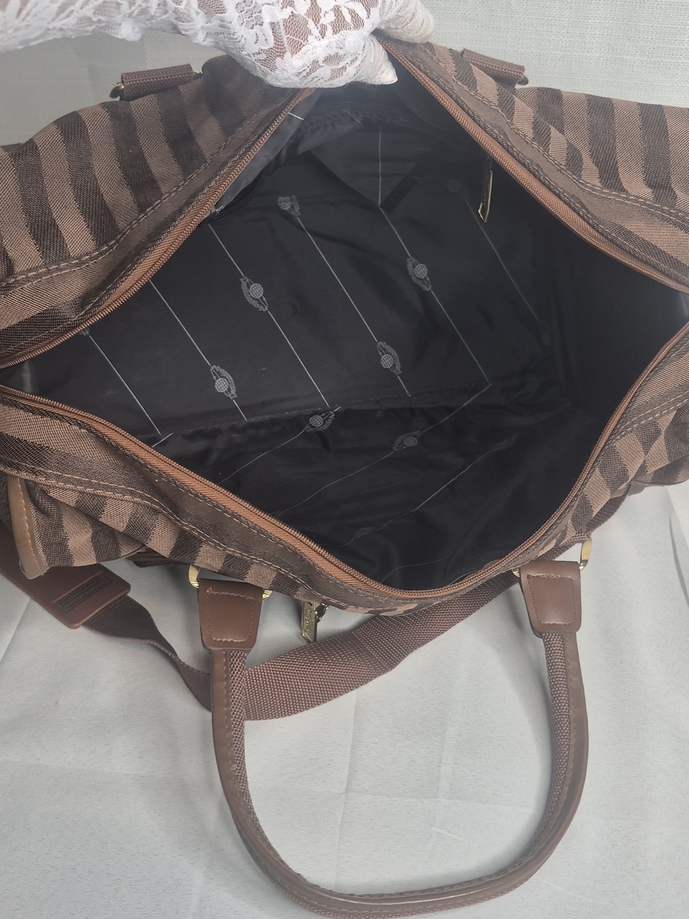Destinations Vintage Brown Striped Travel Duffel Bag w/Lock  UNISEX - Picture 14 of 16